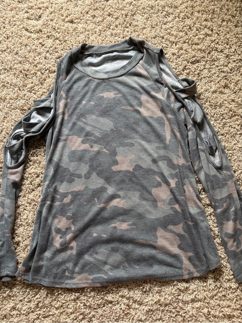 Women’s Camo Top